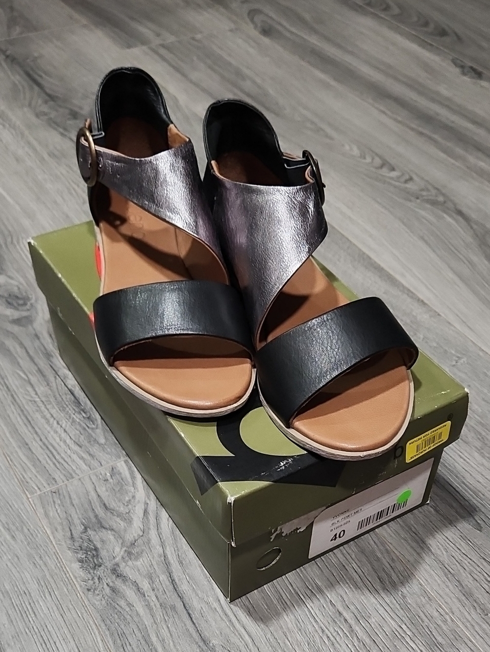Bueno Yvonne Two-Tone Metallic & Black Leather Sandals
